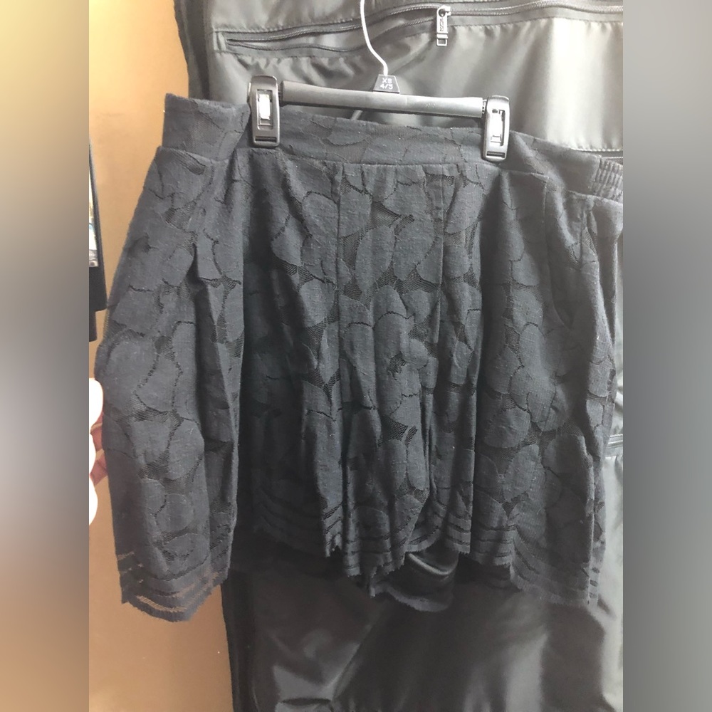 Torrid size 2 lace shorts
